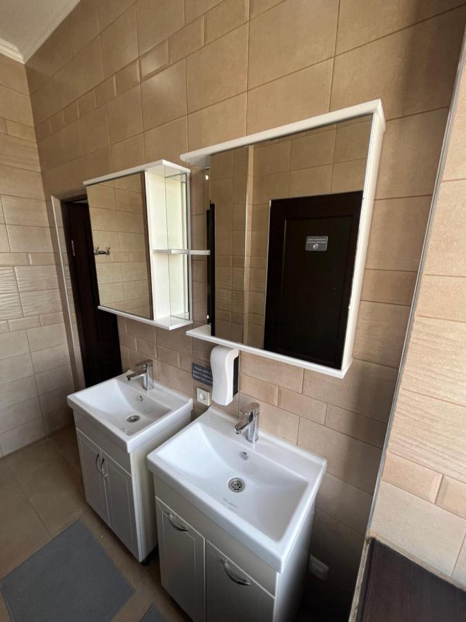 People Hostel Μπισκέκ Εξωτερικό φωτογραφία